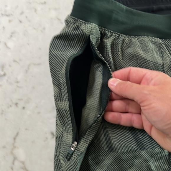 Mens Lululemon Shorts XXL - Picture 2 of 5